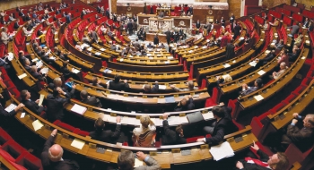 Deputados são proibidos de contratar familiares de primeiro grau
